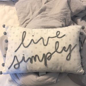 Decorative pillow
